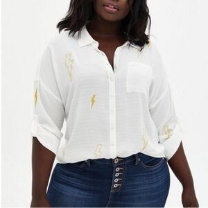 Torrid Drop Shoulder Button Front a Lightening Bolt Top Size 1